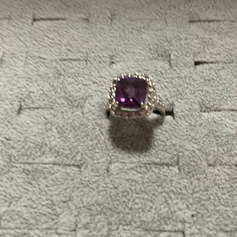 Ladies ring